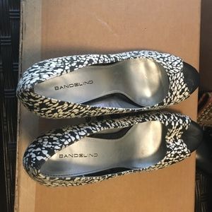 Bandolino Peep-toe Pumps